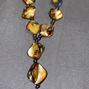3/$30 Beautiful Vintage Shell Necklace